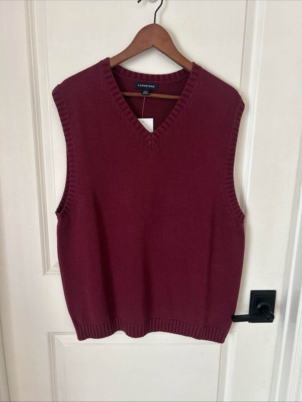 Lands' End Men’s Sz L Burgundy Sweater Vest Legacy V-Neck  Preppy NWOT